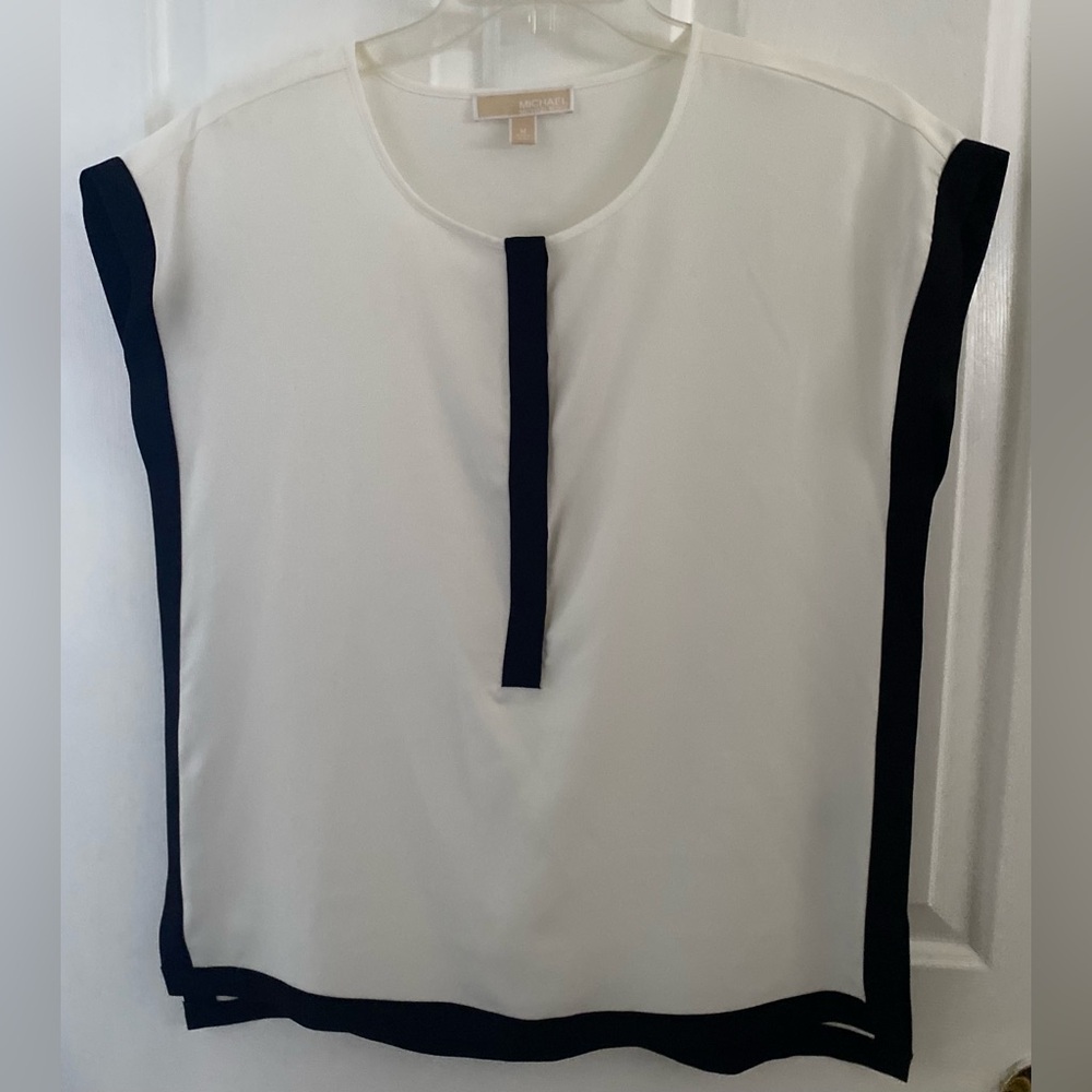 MICHAEL KORS...WOMENS WHITE AND BLACK BLOUSE